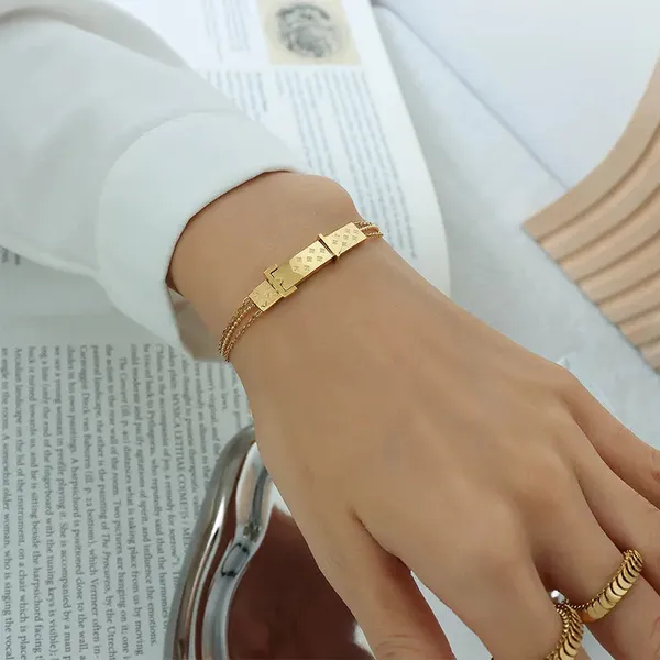 Gold_Clover_Belt_Bracelets_For_Women